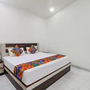 https://oyo-89828-chahat-palace.agrahotelsindia.net
